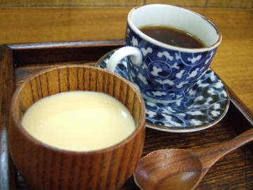 豆乳プリンとコーヒー.jpg