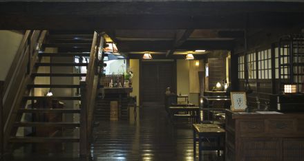 旅館の入り口から.jpg